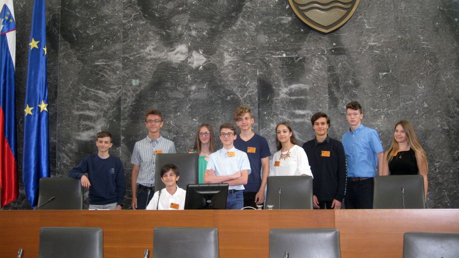 Matija in Jaka na Nacionalnem otroškem parlamentu